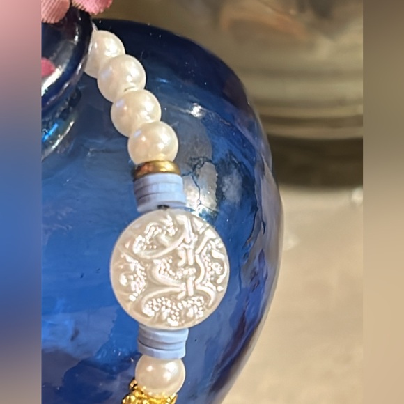 Goddess in Gold & Blue bracelet - Picture 4 of 13